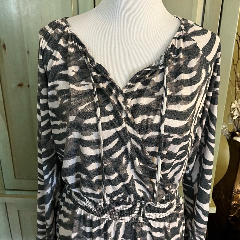 Lu La Roe Dress - Picture 5 of 6